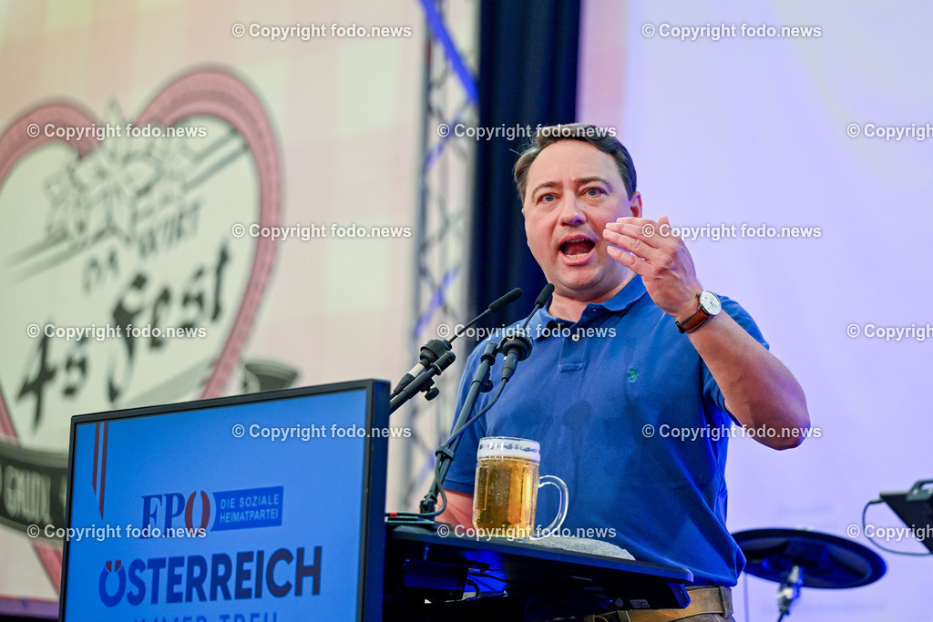 Urfahraner Jahrmarkt_ 1.Mai Kundgebung FPOE_ 01.05.2025-107 | 01.05.2025, Urfahraner Jahrmarkt, AUT, 1.Mai Kundgebung FPOE, im Bild Manfred Haimbuchner (FP, Landeshauptmann Stellvertreter Ooe) 