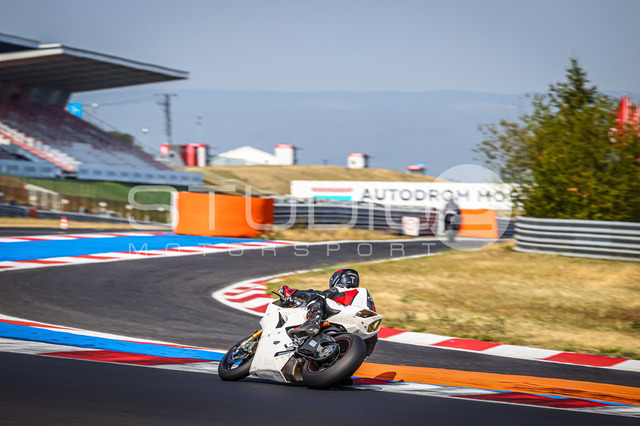 0016-260804MM-010_16 | Deine Full-Service-Agentur für ✔️Videoproduktionen und ✔️Motorsportfotografie Jetzt Angebot anfragen!
