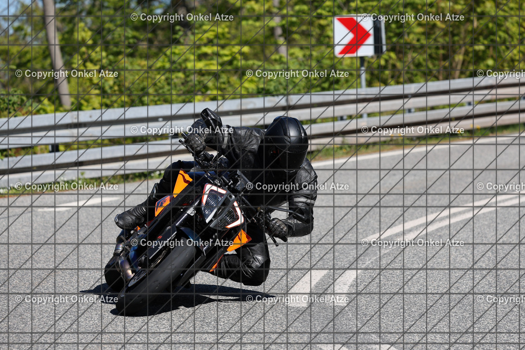 IMG_8821 | Fotograf am Kyffhäuser. Onkel Atze. Kyffhäuser Rennstrecke. Café36. Motorsportfotografie. - Realisiert mit Pictrs.com