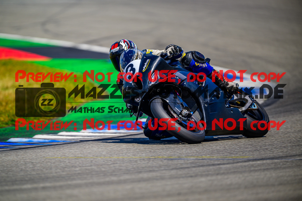 MaZZes_Fotomatrix_20250628_6007705_8212-2 | WEISS