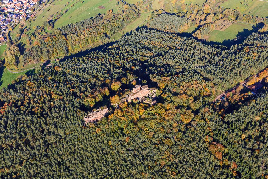 Luftbild: Burgruine Drachenfels in Busenberg im Bundesland Rheinland-Pfalz in Deutschland. Foto: IMG_103923.jpg vom 14.10.2017 durch Werner Riehm/FLY-FOTO.deWWW.WANDERPARADIES-WASGAU.DE