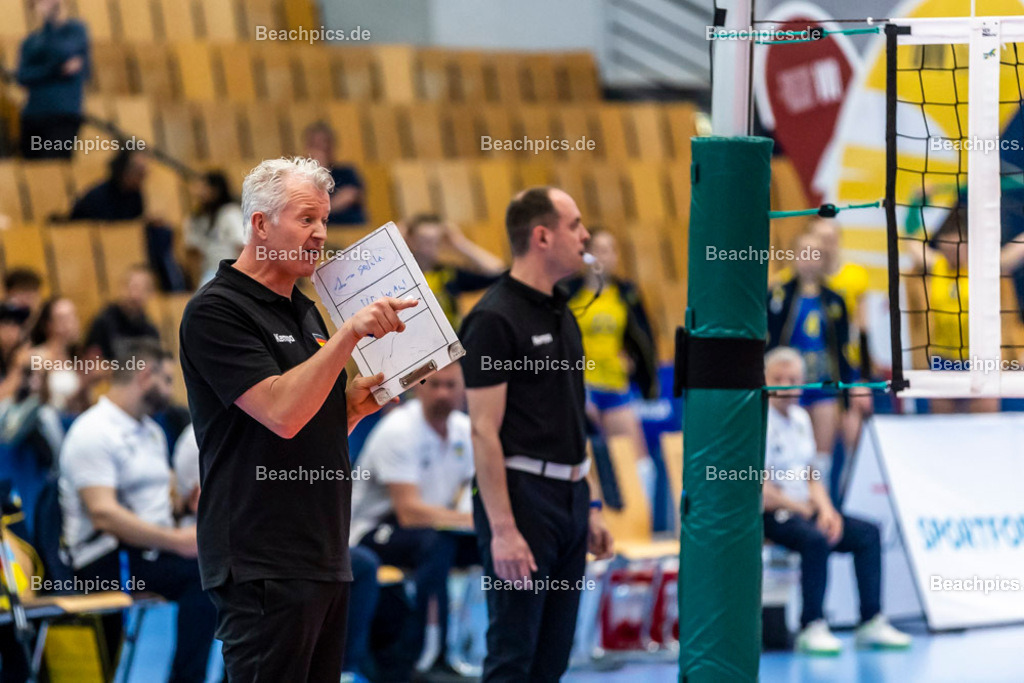 2023-00070993-Freundschaftsspiel-Deutschland-Ukraine | Vital HEYNEN (Bundestrainer) GER 20.05.2023; Berlin Foto: Gerold Rebsch - www.beachpics.de
