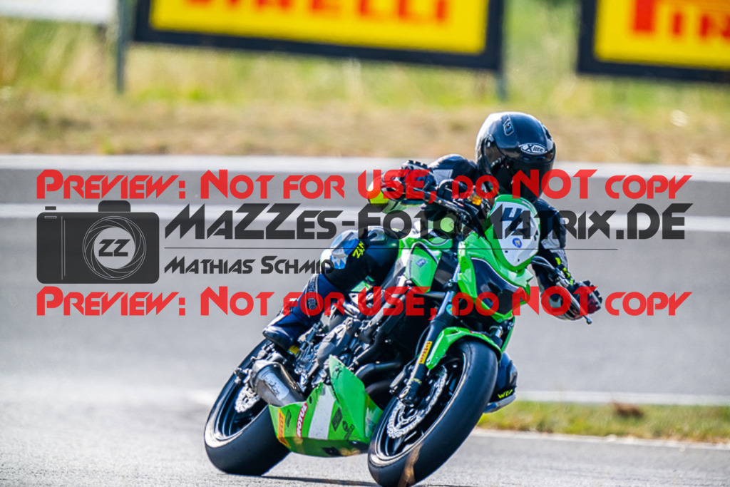 MaZZes_FotoMatrix_220722_9262 | TWIN