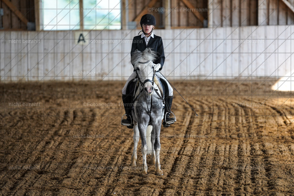 20230518-FAH03484 | Frühjahrsturnier, landberg am Lech, 2023, Reitclub Landsberg, Turnierbilder, Fotos Turnier Landsberg, Fotoagentur Herrmann, Turnierfotografen Bayern, reitsport Fotograf, Pferde Fotograf