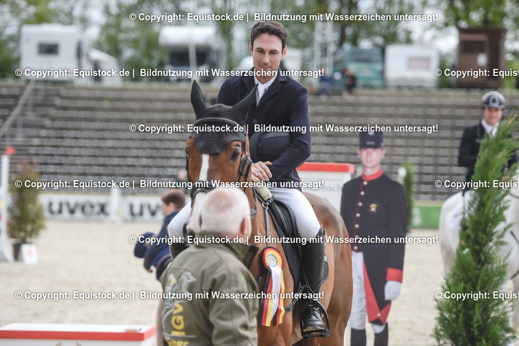 20230514_CCI4_Springen_0447 | equistock