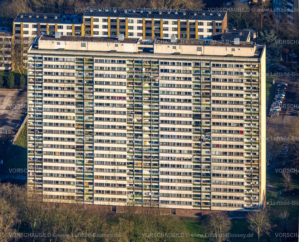 Duisburg241202319 | Luftbild, Die Weißen Riesen Hochhäuser Wohnpark Hochheide, Hochhaus-Wohnsiedlung, Fesnter und Balkone, Formen und Farben, Hochheide, Duisburg, Ruhrgebiet, Nordrhein-Westfalen, Deutschland