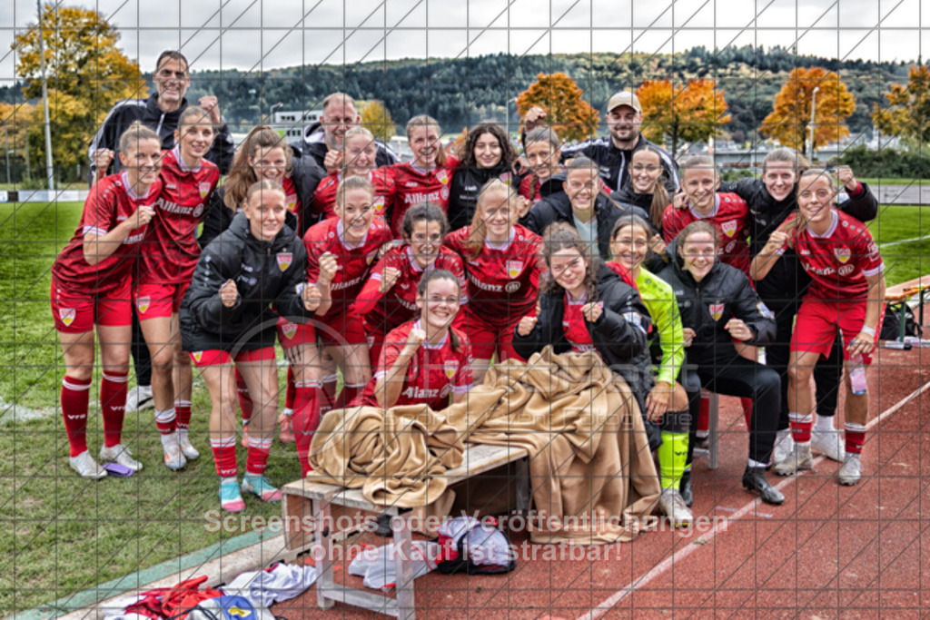 20251012_150044_1533-Bearbeitet-Bearbeitet | #,1.FC Donzdorf (schwarz) vs. VfB Stuttgart II (rot), Fussball, Frauen-Verbandsliga Württemberg, 05. Spieltag, Saison 2025/2026, Rasenplatz Lautertal Stadion, Süßener Straße 16, 73072 Donzdorf, 12.10.2025 - 13:00 Uhr,Foto: PhotoPeet-Sportfotografie/Peter Harich