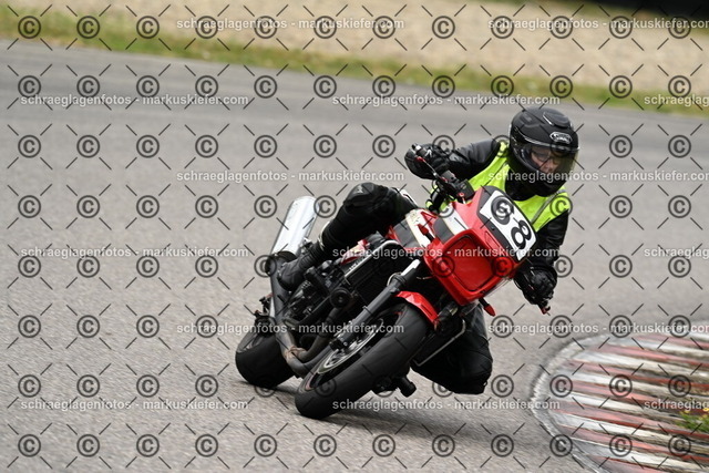25bt02-1121 | markuskiefer.com - Realisiert mit Pictrs.com