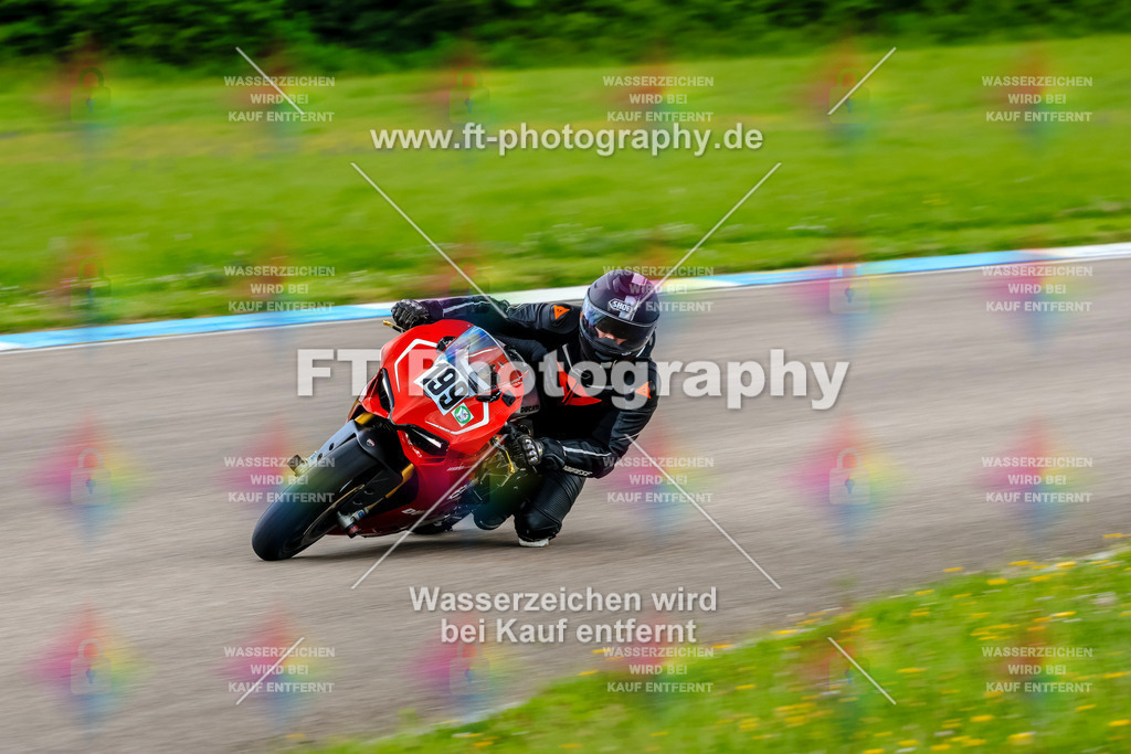MotoTeam-3641 | Hier findet Ihr Bilder von Touristenfahrten auf der Nürburgring Nordschleife oder von anderen Veranstaltungen die ich besucht habe. Viel Spass beim Durch Schauen 