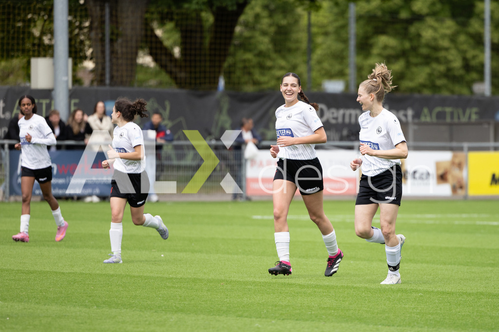 Fußball I Frauen I Saison 2025-2026 I Frauen 3. Liga | FVRZ Gruppe 2 | 18. Spieltag I Spielvereinigung Schaffhausen Damen 1 - Team Furttal Zürich I 17.05.2026 | Hochwertige Sportfotos kaufen & lizenzieren für Medien, Vereine, Agenturen & Sportler:innen. Entdecke professionelle Sportfotografie im Bildshop von Alexander Franzen. - Realisiert mit Pictrs.com