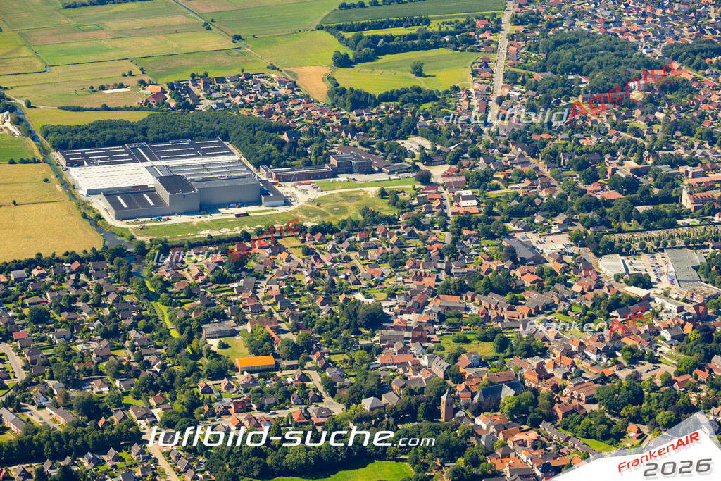 Aktuelles Luftbild von  Weener - Die Luftaufnahme wurde 2022 mittels UL-Flugzeug erstellt ( keine Drohne ) - hochauflösende Kamera-Systeme von  Canon -Beste Qualität - Für grossformatige Ausdrucke geeignet. Die Geschenkidee !