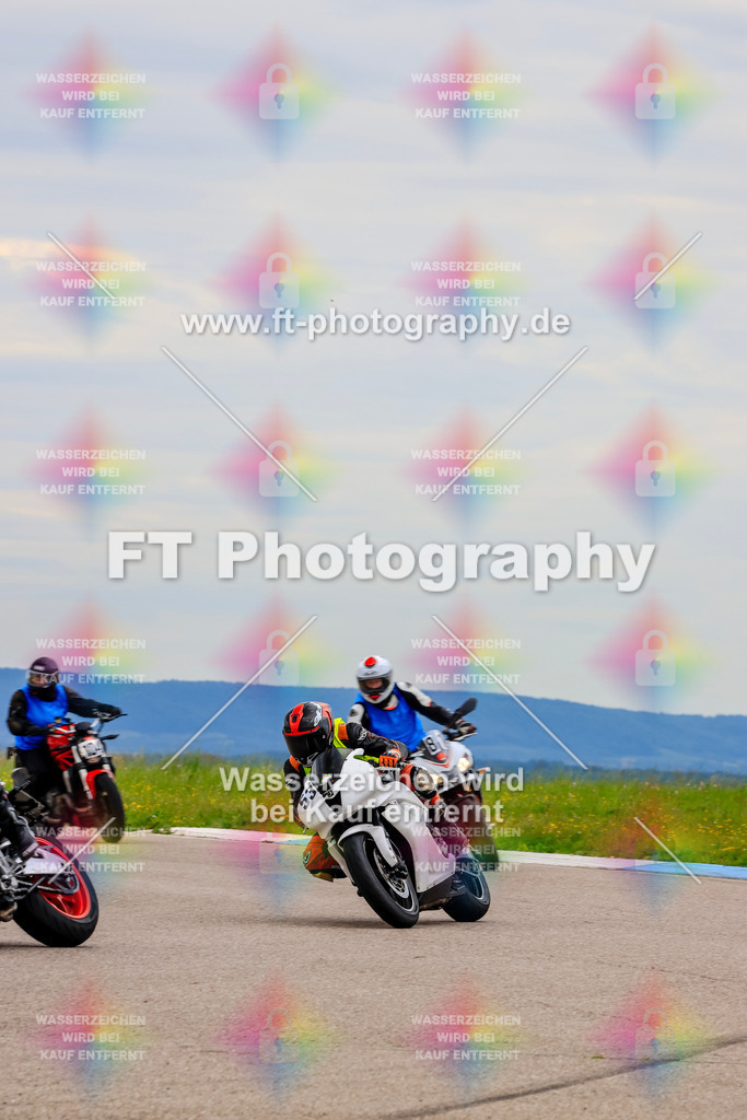 MotoTeam-2985 | Hier findet Ihr Bilder von Touristenfahrten auf der Nürburgring Nordschleife oder von anderen Veranstaltungen die ich besucht habe. Viel Spass beim Durch Schauen 