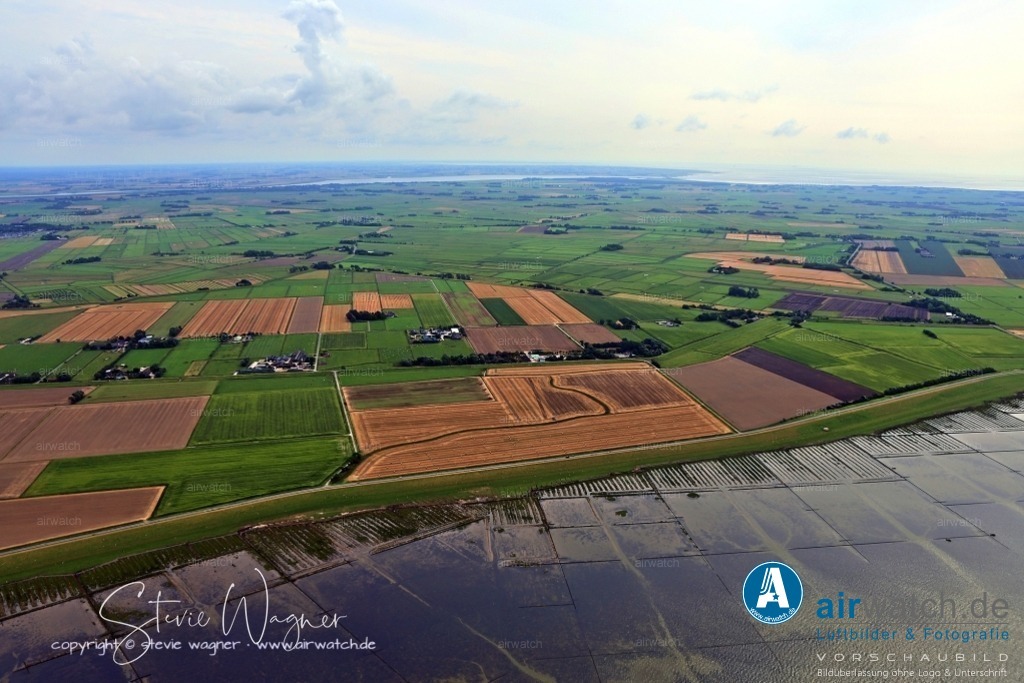 Luftbilder Norderfriedrichskoog | Entdecken Sie atemberaubende Luftbilder und Fotografien auf airwatch.de - Tauchen Sie ein in eine Welt voller faszinierender Aufnahmen aus der Vogelperspektive.