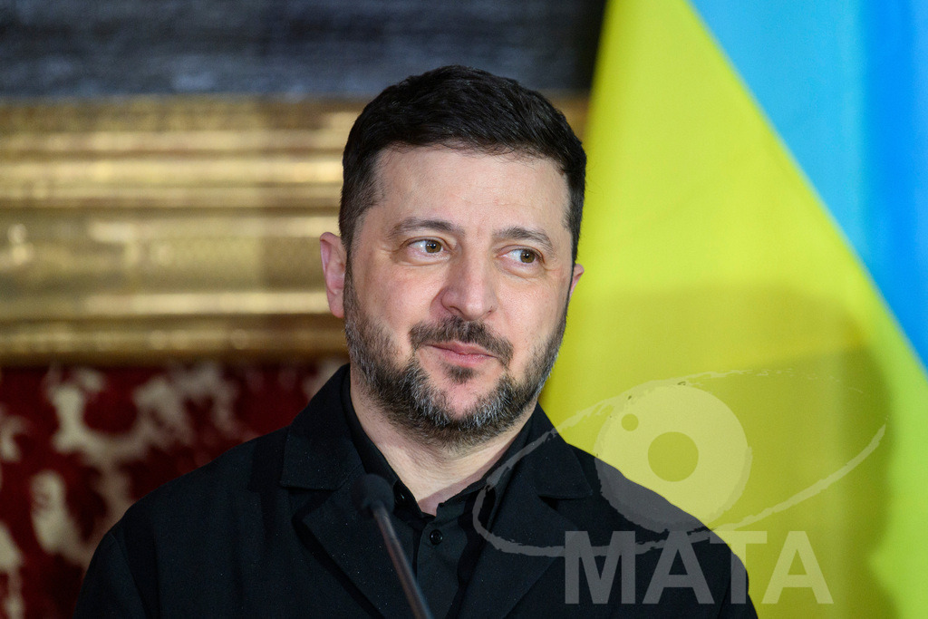 _DWA0529 | Politiker Wolodymyr Selenskyj, Präsident der Ukraine, iwährend eines Pressestatements in der Münchner Residenz vor der Verleihung des Ewald-von-Kleist-Preises.Der diesjährige Ewald-von-Kleist-Preis wird am Rande der Münchner Sicherheitskonferenz 2026 an das ukrainische Volk vergeben. München, 14.02.2026 Bayern Deutschland - Realisiert mit Pictrs.com