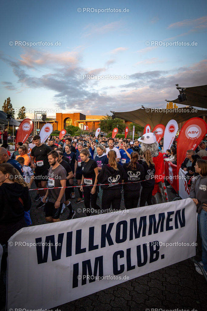 22. ASV Nachtlauf; Koeln, 28.05.25 | Impressionen vom 22. ASV Nachtlauf am 28.05.25 am Tanzbrunnen in Koeln. Foto: BEAUTIFUL SPORTS/Axel Kohring