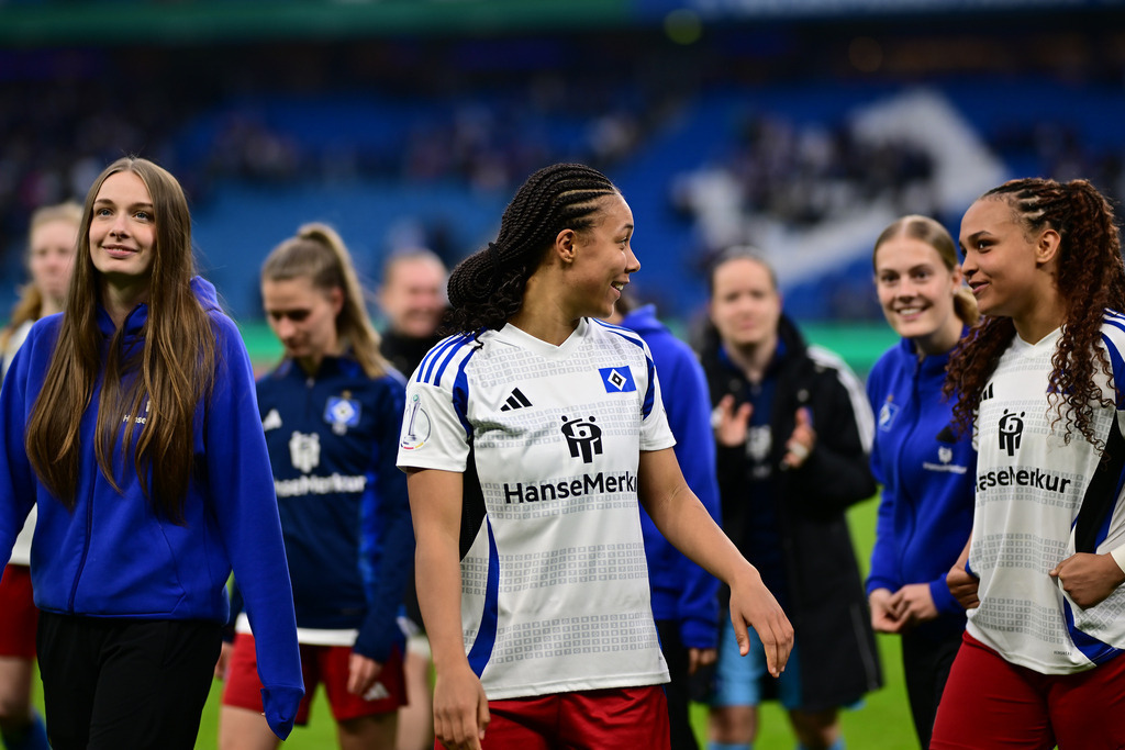 Fußball I Frauen I Saison 2024-2025 I DFB-Pokal I Halbfinale I Hamburger SV - SV Werder Bremen | Der Sportfotograf. - Realisiert mit Pictrs.com