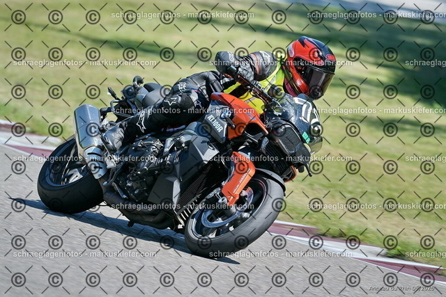 26BT01-1078 | 077 - Realisiert mit Pictrs.com