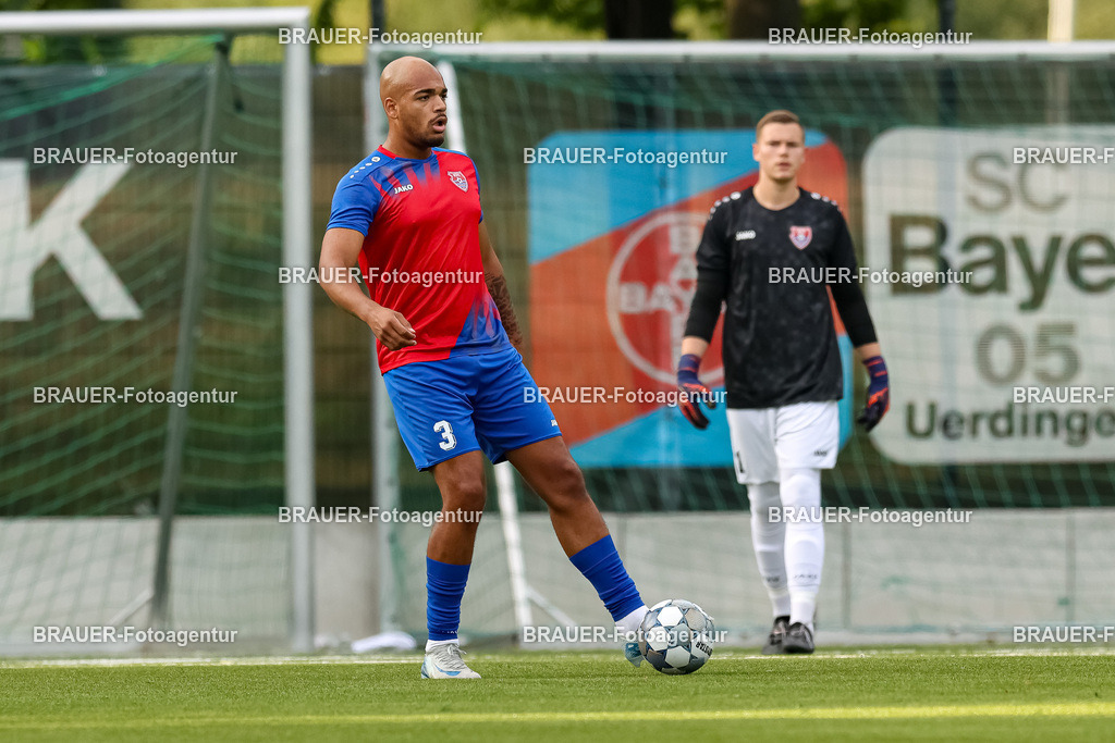 1_KFCWAT_20250723_0243.JPG -  - KFC Uerdingen - SG Wattenscheid 09 - Testspiel | Krefeld, Deutschland, 23.07.25: Anthony Oscasindas (KFC Uerdingen) in Aktion, am Ball, Einzelaktion waehrend des Testspiel Spiels zwischen KFC Uerdingen - SG Wattenscheid 09 in der Covestro Sportpark am 23. July 2025 in Krefeld, Deutschland. (Foto von Stefan Brauer/Brauer-Fotoagentur)