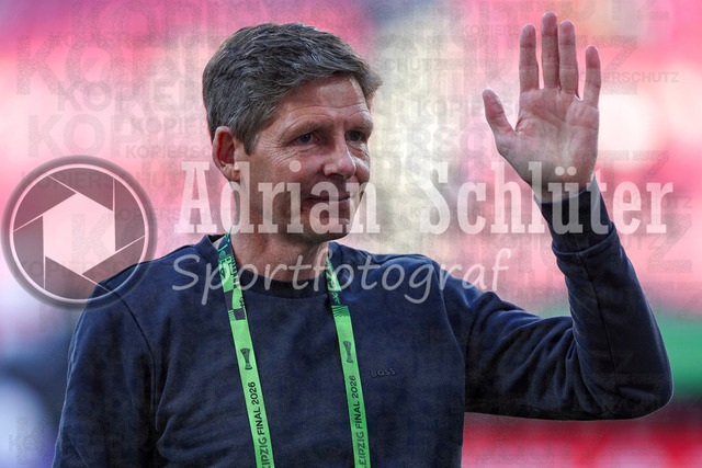 27.05.2026, EUR, Fussball, Herren, Conference League Finale, Saison 2025/2026, Crytsal Palace F.C. - Rayo Vallecano de Madrid | Oliver Glasner (Crystal Palace, Trainer) gestikuliert, Gestik und Mimik