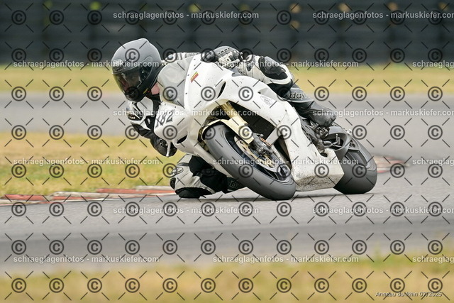25bt05-1296 | markuskiefer.com - Realisiert mit Pictrs.com