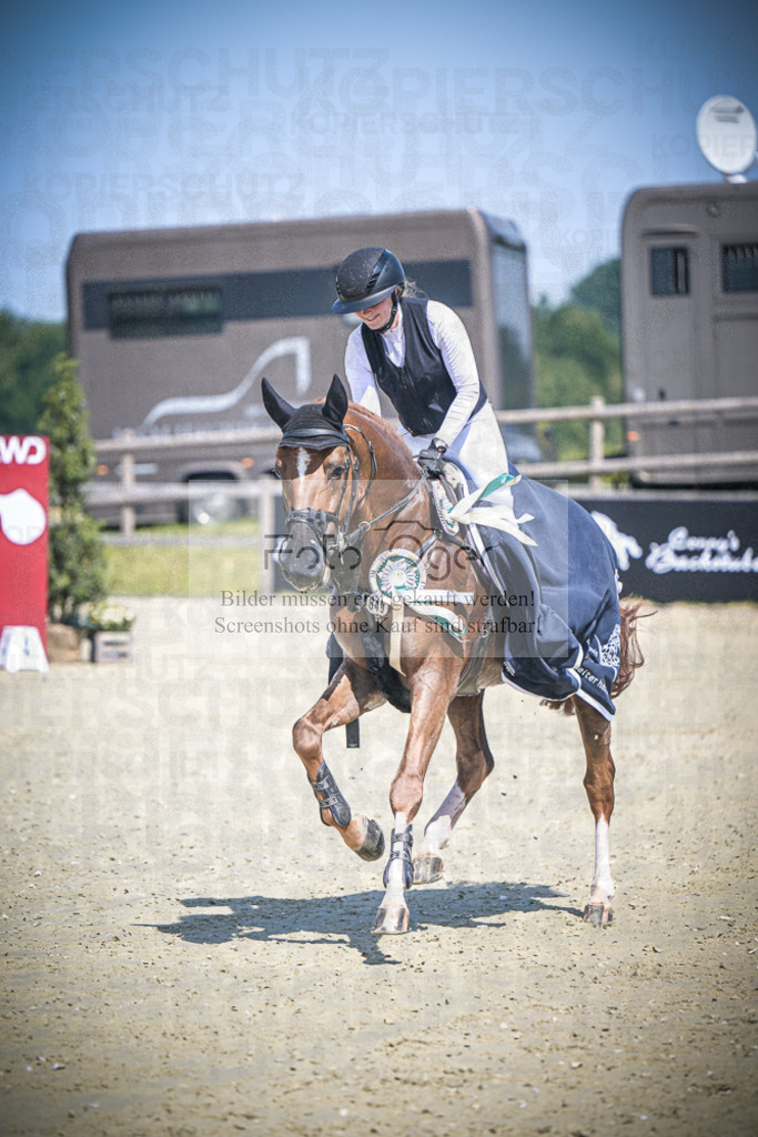 DOS_0064 | Entdecke hochwertige Reitturnierfotos von Foto Oger. Professionell, emotional und authentisch – jetzt Lieblingsmomente im Shop bestellen.Deutschlandweite Turnierfotografie. - Realisiert mit Pictrs.com