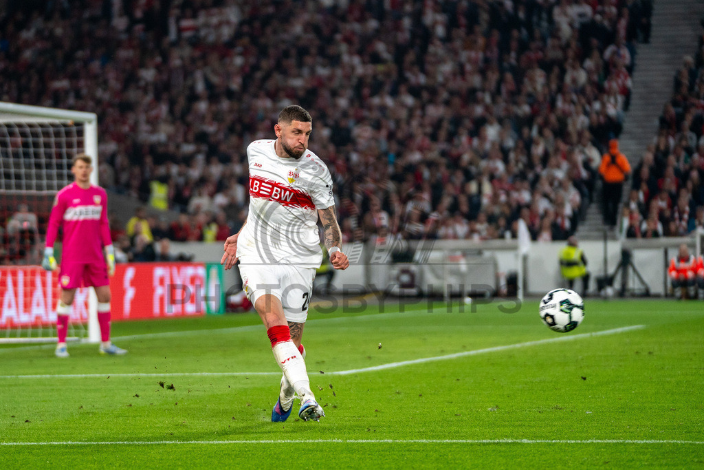 VfB Stuttgart vs. SC Freiburg, Fussball, DFB-Pokal, Halbfinale, 23.04.2026 | Jeff Chabot (VfB Stuttgart, #24),VfB Stuttgart vs. SC Freiburg, Fussball, DFB-Pokal, Halbfinale, 23.04.2026DFB regulations prohibit any use of photographs as image sequences and/or quasi-video
