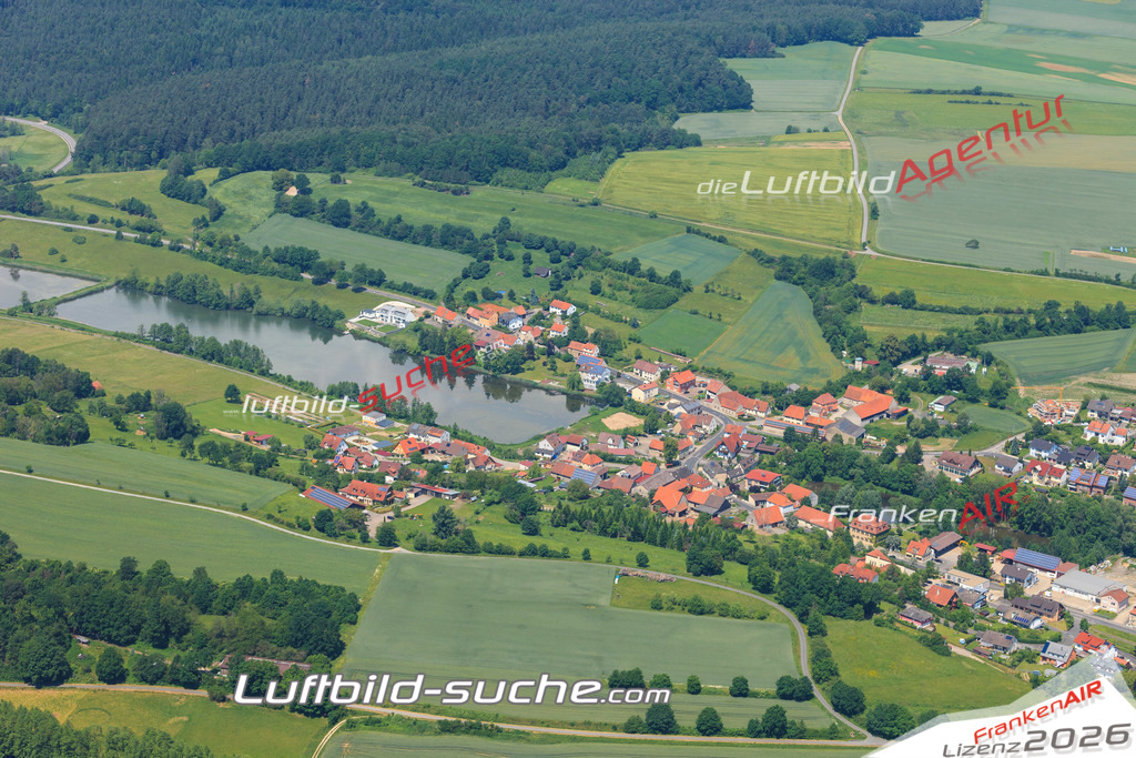 Luftbild von Tretzendorf Oberaurach - Luftaufnahme wurde 2016 von https://frankenair.de mittels Flugzeug (keine Drohne) erstellt - die Geschenkidee