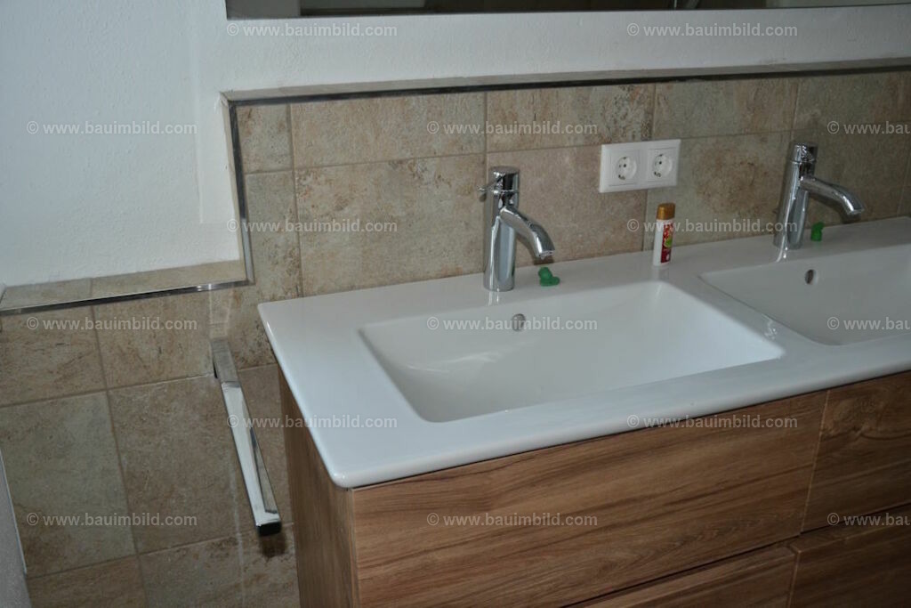 bib-lg15-sanitaer-0134 | Nach LV-Leistungsgruppen sortierte Detailfotos über den Bau eines Hauses. Alle Hausbau-Bilder direkt vom Urheber und Autor der Website Haus-Selber-Bauen.com