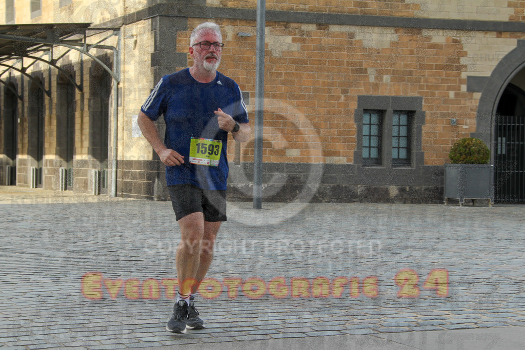 250920_1539_EV4_9375 | Sportfotografie im Rhein-Sieg Kreis, Köln, Bonn, NRW, Rheinland Pfalz, Hessen, etc. Unser Tätigkeitsfeld umfasst den Laufsport vom Volkslauf über den Marathon, Duathlon, Triathon bis zum Ultralauf wie Kölnpfad Ultra oder Schindertrail.