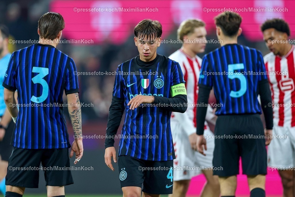 1FC04022601015 | 04.02.2026, Fußball, UEFA Youth League, U19 1. FC Köln - Inter Mailand, Sechzehntelfinale, RheinEnergie-STADION, Saison 2025 2026: Mattia Marello (FC Internazionale Milano #03) Filippo Cerpelletti (FC Internazionale Milano #04) Leonardo Bovio (FC Internazionale Milano #05) DFB regulations prohibit any use of photographs as image sequences and or quasi-video.