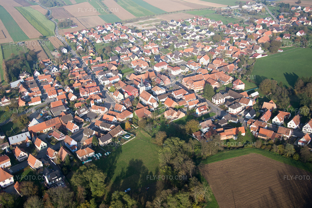 Aerial view: View of the town in Niederrœdern in the state Bas-Rhin, France.Photo: IMG_075670.jpg taken on 11/01/2014 by Werner Riehm/FLY-FOTO.comResolution of the original: 5472 x 3648 px