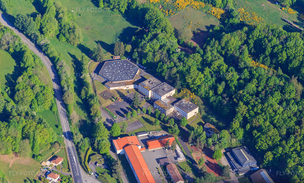 Luftbild: LPO TEYSSIER, site de la SEP und COSEC - Gymnase - BCPBitche in Bitsch im Bundesland Moselle in Frankreich. Foto: IMG_146071.jpg vom 01.05.2025 durch Werner Riehm/FLY-FOTO.de