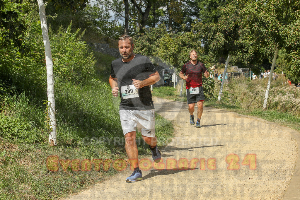 250824_1303_EX1_1237 | Sportfotografie im Rhein-Sieg Kreis, Köln, Bonn, NRW, Rheinland Pfalz, Hessen, etc. Unser Tätigkeitsfeld umfasst den Laufsport vom Volkslauf über den Marathon, Duathlon, Triathon bis zum Ultralauf wie Kölnpfad Ultra oder Schindertrail.