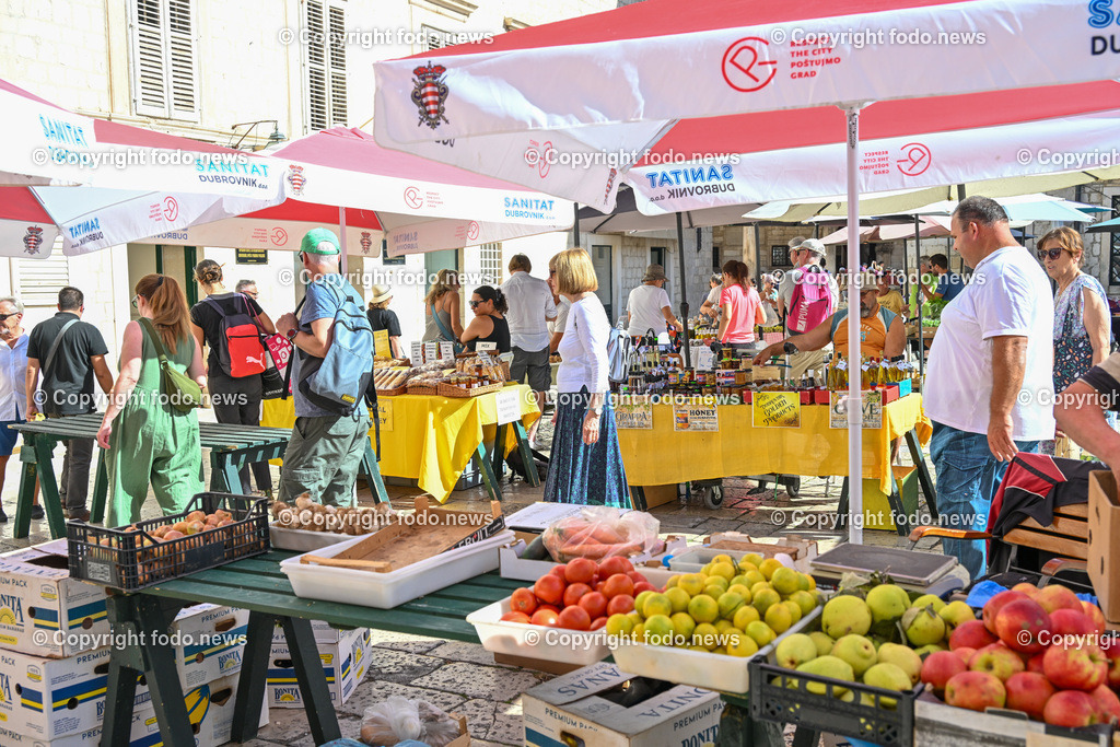 Kroatien_ Dubrovnik_ 11.10.2023-200 | 11.10.2023, Kroatien, HRV, Dubrovnik im Bild Gastronomie, Tourismus, Touristen, Sehenswuerdigkeiten, Stadtansichten



eine Stadt im suedlichen Kroatien an der Adriakueste in der Gespannschaft Dubrovnik-Nereveta. Die Altstadt wurde im Jahr 1979 von der UNESCO in die Liste des Weltkulturerbes aufgenommen.