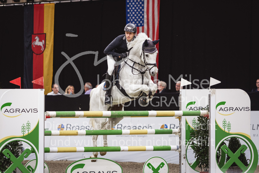 231028_Oldenburg_S1-Spr_Amateure-158 | Deine schönsten Turniermomente als professionelle Fotos! Entdecke hochwertige Pferdesport-Fotografie im Online-Shop. Jetzt Fotos finden & bestellen!