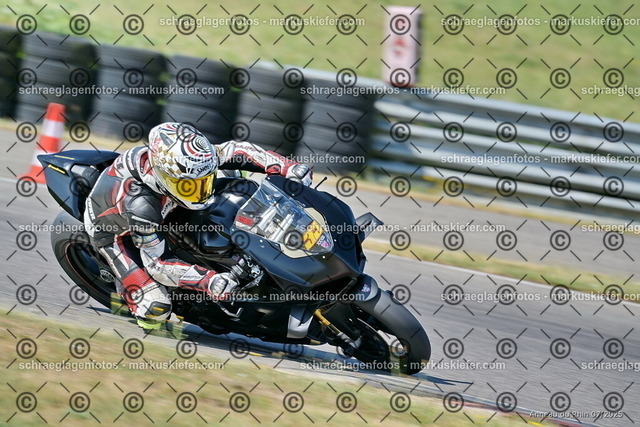 25bt04-0080 | markuskiefer.com - Realisiert mit Pictrs.com