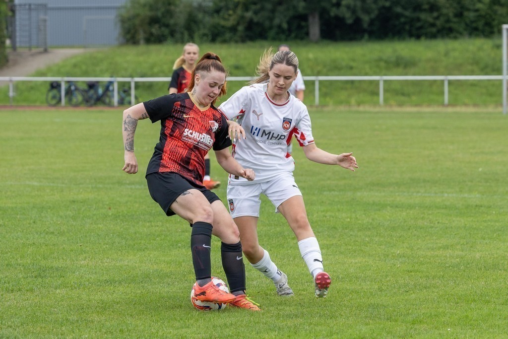 Fußball I FRAUEN I Saison 2025-2026 I Freundschaftsspiel I SGM Alfdorf-Mögglingen - 1FC Heidenheim 1846 I_250817_8785 | Fotopresso – Sportfotografie in Heidenheim & Umgebung. Professionelle Sportfotografie für unvergessliche Momente. Dynamische Action-Shots, emotionale Szenen & hochwertige Bilder. - Realisiert mit Pictrs.com
