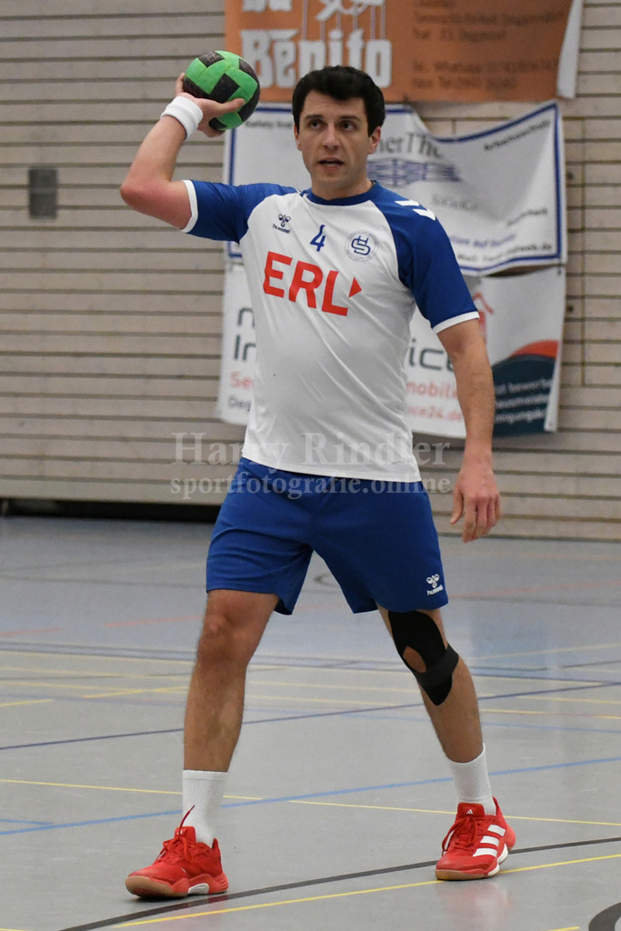 HC Deggendorf : Burghausen II | Valentin Lotos  (HC Deggendorf  #4) - Realisiert mit Pictrs.com