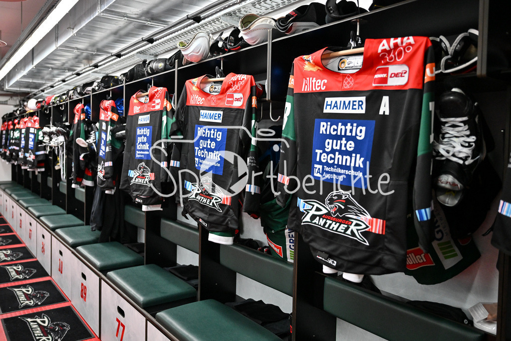Augsburger Panther - Adler Mannheim | Ein Blick in die Pantherkabine vor der Partie gegen Mannheim / Kabine / Symbolbild / Trikot / DEL: Augsburger Panther - Adler Mannheim, Curt Frenzel Stadion am 16.02.2025