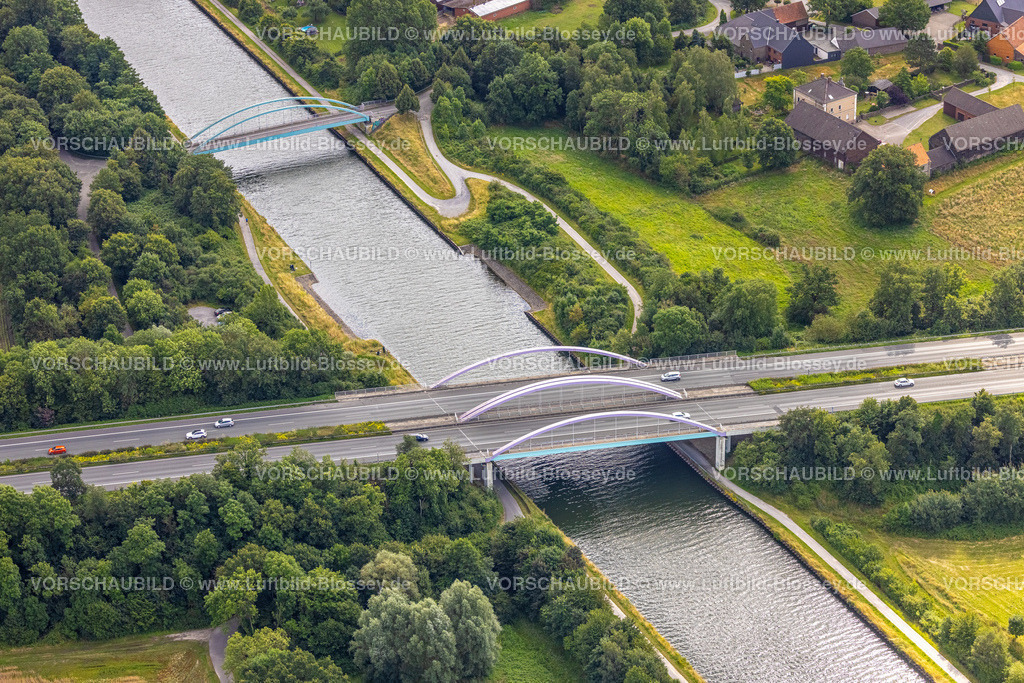 Hamm240700006 | Luftbild, Datteln-Hamm-Kanal Kanalbrücke Autobahnbrücke der Autobahn A1, hinten die Sandbochumer Kanalbrücke, Stadtbezirk Herringen, Hamm, Ruhrgebiet, Nordrhein-Westfalen, Deutschland