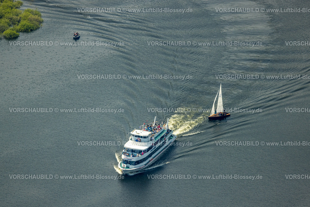 Heimrath240501834Rursee | Luftbild, Ausflugsschiff Rursee, Gäste auf dem Oberdeck, Segelboot, Nationalpark Eifel, Hasenfeld, Heimbach, Nordrhein-Westfalen, Deutschland