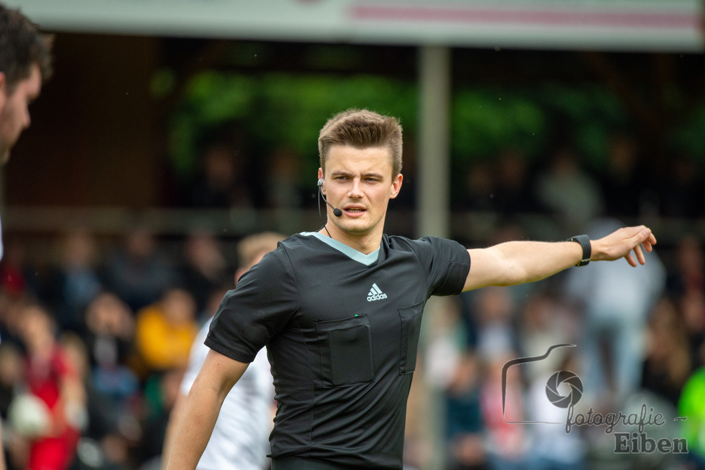 1. FC Ohmstede-SVE Wiefelstede | Herren Kreispokalfinale Jade-Weser-Hunte; 1.FC Ohmestede (gelb) - SVE Wiefelstede (weiß) am 16.06.2024; in Obenstrohe (Plaggenkrugstraße), Photo: Philip Eiben 2024 - Realisiert mit Pictrs.com