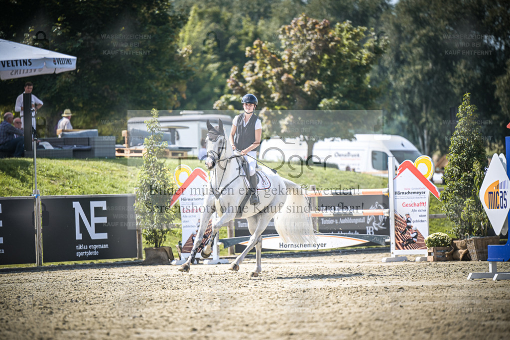 DOS_2301 | Entdecke hochwertige Reitturnierfotos von Foto Oger. Professionell, emotional und authentisch – jetzt Lieblingsmomente im Shop bestellen. - Realisiert mit Pictrs.com