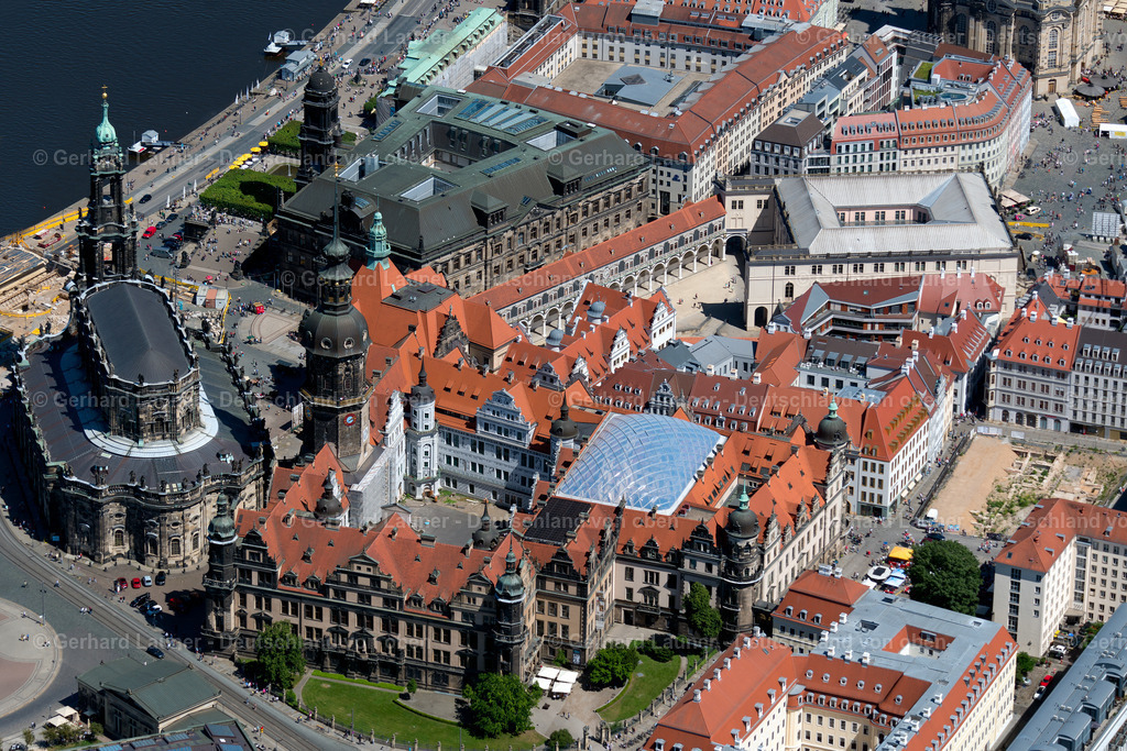 3803770 | DRESDEN  Altstadtbereich und Innenstadtzentrum am Neumarkt im Zentrum in Dresden im Bundesland Sachsen, Deutschland. Weiterführende Informationen bei: Landeshauptstadt Dresden,  Stiftung Frauenkirche Dresden. // Old Town area and city center in the district Zentrum in Dresden in the state Saxony, Germany. Further information at: Landeshauptstadt Dresden,  Stiftung Frauenkirche Dresden. Foto: Gerhard Launer