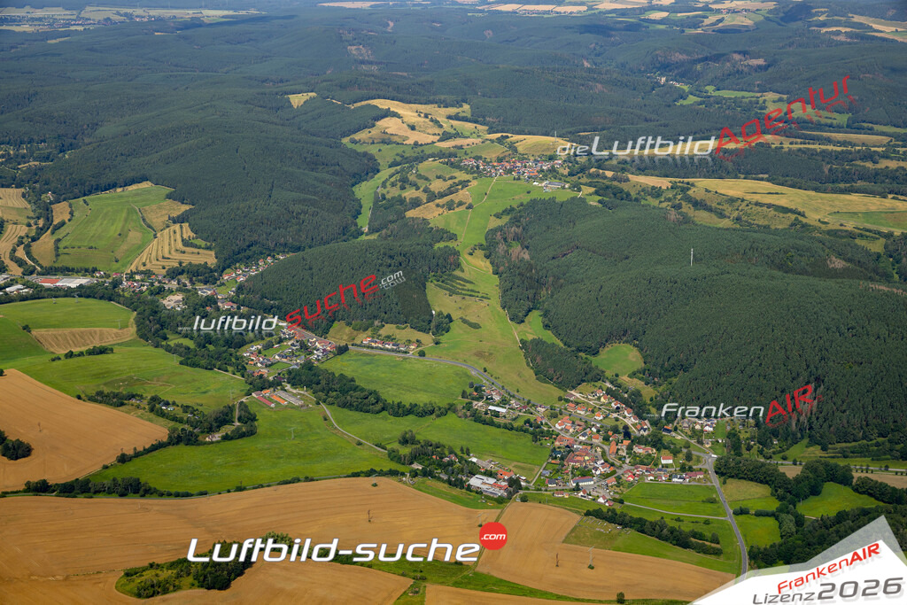 Das Luftbild zeigt : Unterköditz Königsee - Die Luftaufnahme wurde 2024 vom UL-Flugzeug aus erstellt ( keine Drohne ) - Hochauflösende Luftaufnahme - Für grossformatige Ausdrucke geeignet. Die Geschenkidee !Mit Lizenz und Bildrechte bestellbar