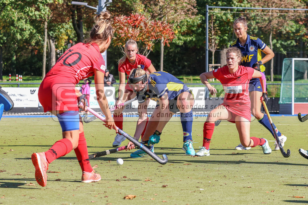 MJ_2022-10-09_Damen_DSD-Braunschweig-80 | Cora Kruft (DSD Düsseldorf #10), DSD Düsseldorf - Eintracht Braunschweig am 9.10.2022 in der Hockeyanlage DSD, Düsseldorf