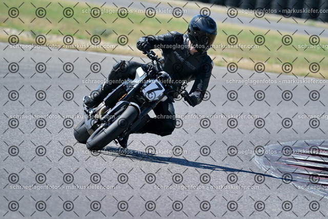 26bt04-1071 | markuskiefer.com - Realisiert mit Pictrs.com