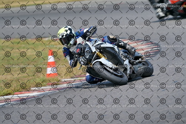 25bt04-1667 | markuskiefer.com - Realisiert mit Pictrs.com