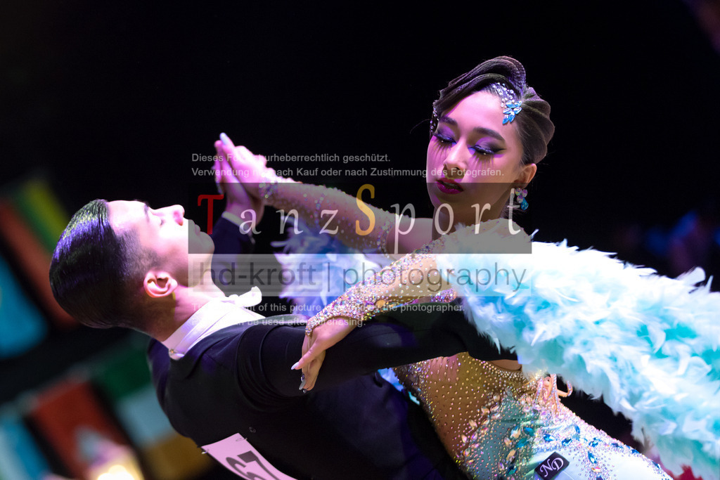 20241215_WDSF_Int_Open_Std-Riga-8817 | Tanzsportbilder, Standardtanz, Lateintanz, WDSF, DTV, LTVB, dancecomp, goc, hessen tanzt, blaues band der spree, walzer, tango, wiener walzer, slowfox, quickstepp, samba, rumba, cha-cha-cha, paso doble. jive, hd-kroft photography, turniertanzsport