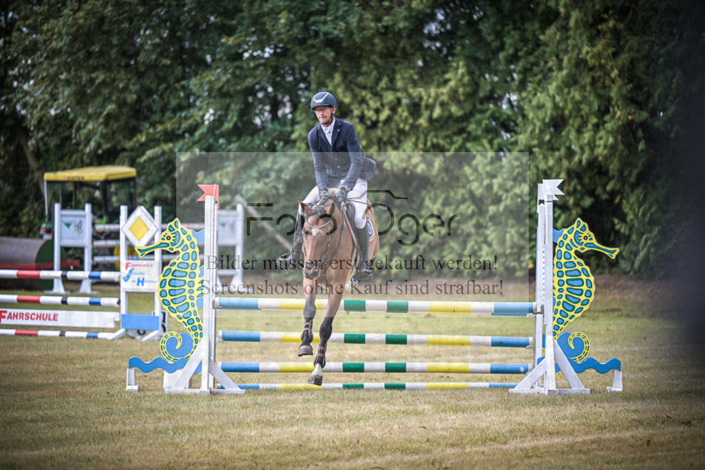 DOS_1365 | Entdecke hochwertige Reitturnierfotos von Foto Oger. Professionell, emotional und authentisch – jetzt Lieblingsmomente im Shop bestellen.Deutschlandweite Turnierfotografie. - Realisiert mit Pictrs.com